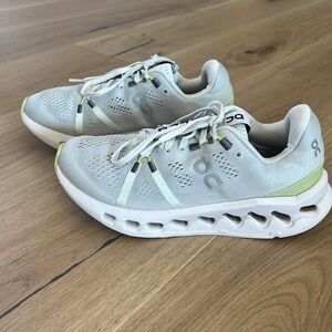 ON Cloud Surfer Cloudersurfer Women’s 7 Grey White Lime